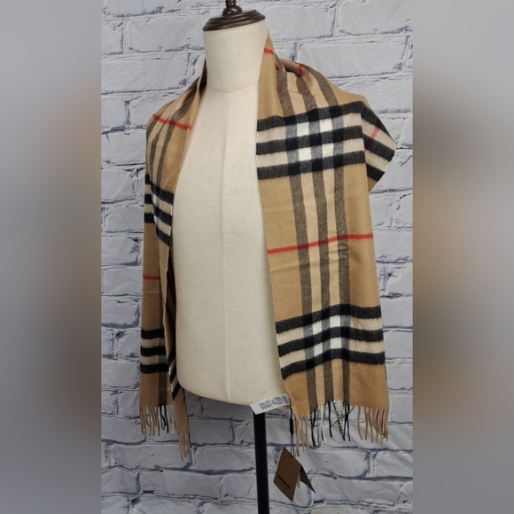 Burberry Giant Check 100% Cashmere Scarf Archive Beige Scotland 168x30 $500+ - Picture 2 of 16